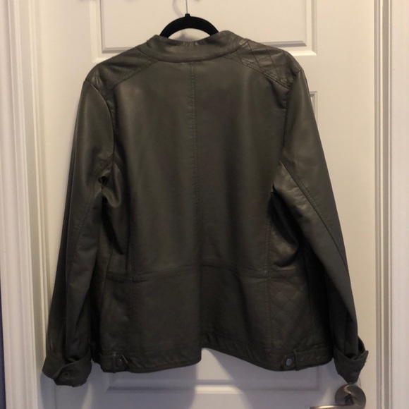 Grey leather like jacket - Picture 3 of 3